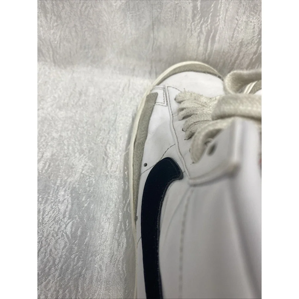 Nike Women's Blazer Mid 77 CZ1055-100 White Basketball‎ Shoes Sneakers Size 9